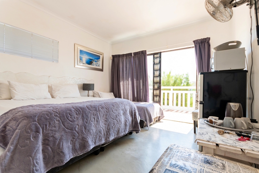 8 Bedroom Property for Sale in Country Club Western Cape